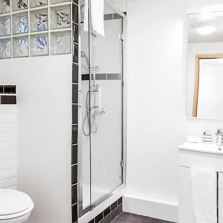 Charming 1 Bedroom Near Gare Du Nord-eurostar Apartment Paris